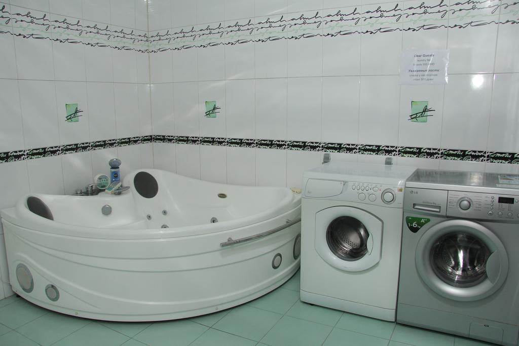 Rafael Hostel Ереван Экстерьер фото