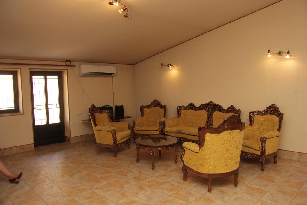 Rafael Hostel Ереван Экстерьер фото
