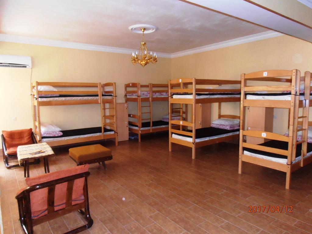 Rafael Hostel Ереван Экстерьер фото