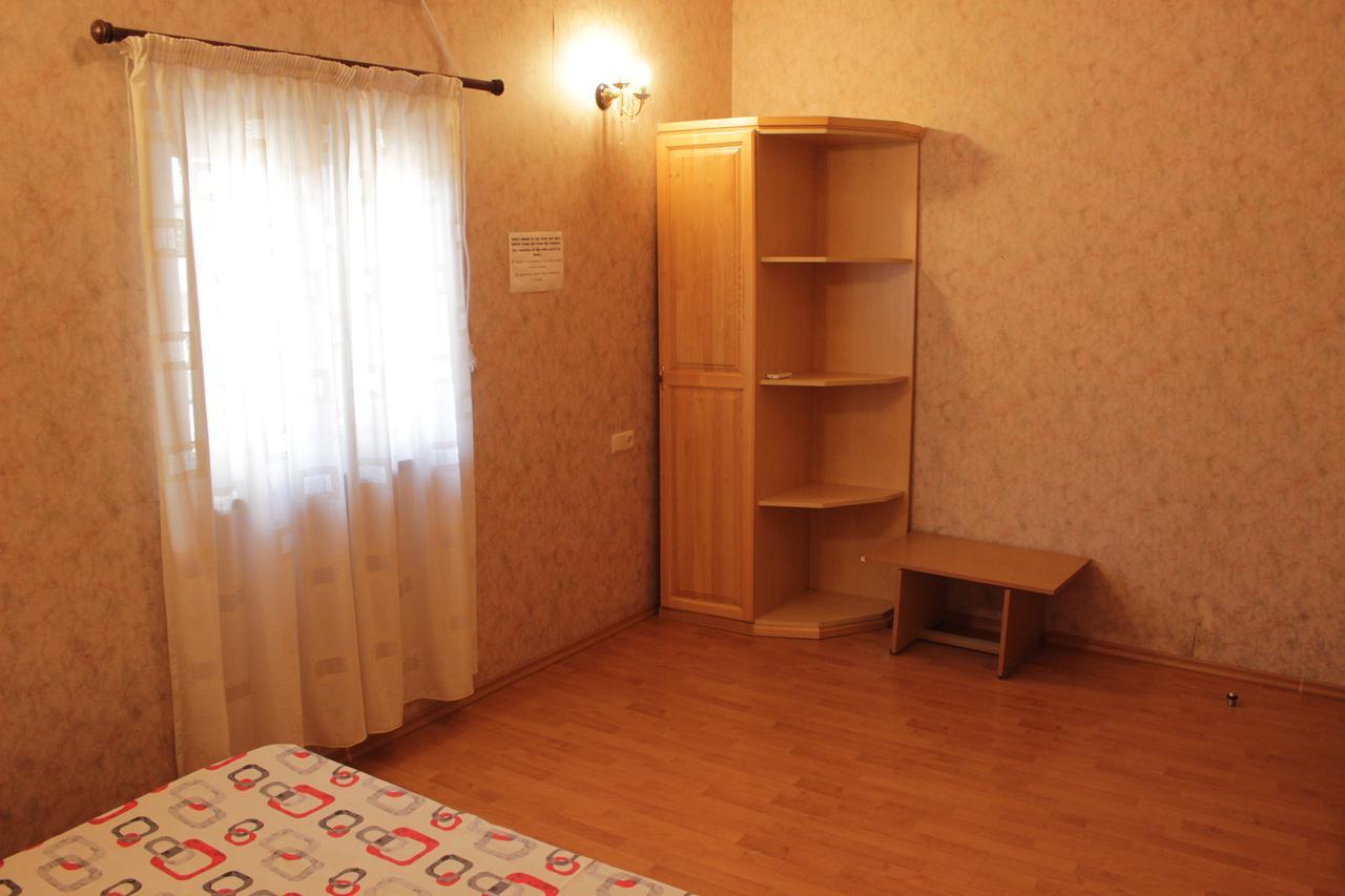 Rafael Hostel Ереван Экстерьер фото