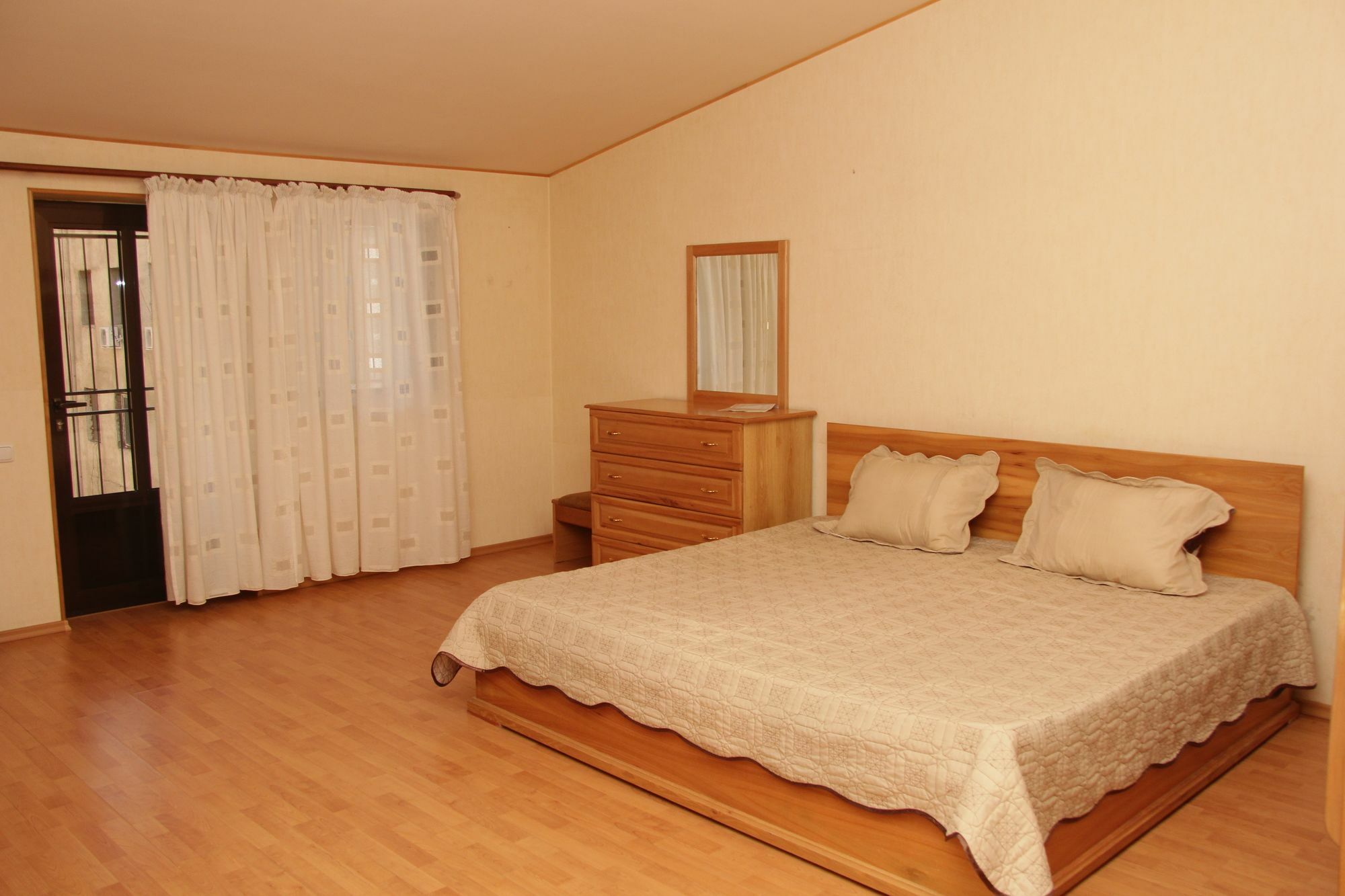 Rafael Hostel Ереван Экстерьер фото