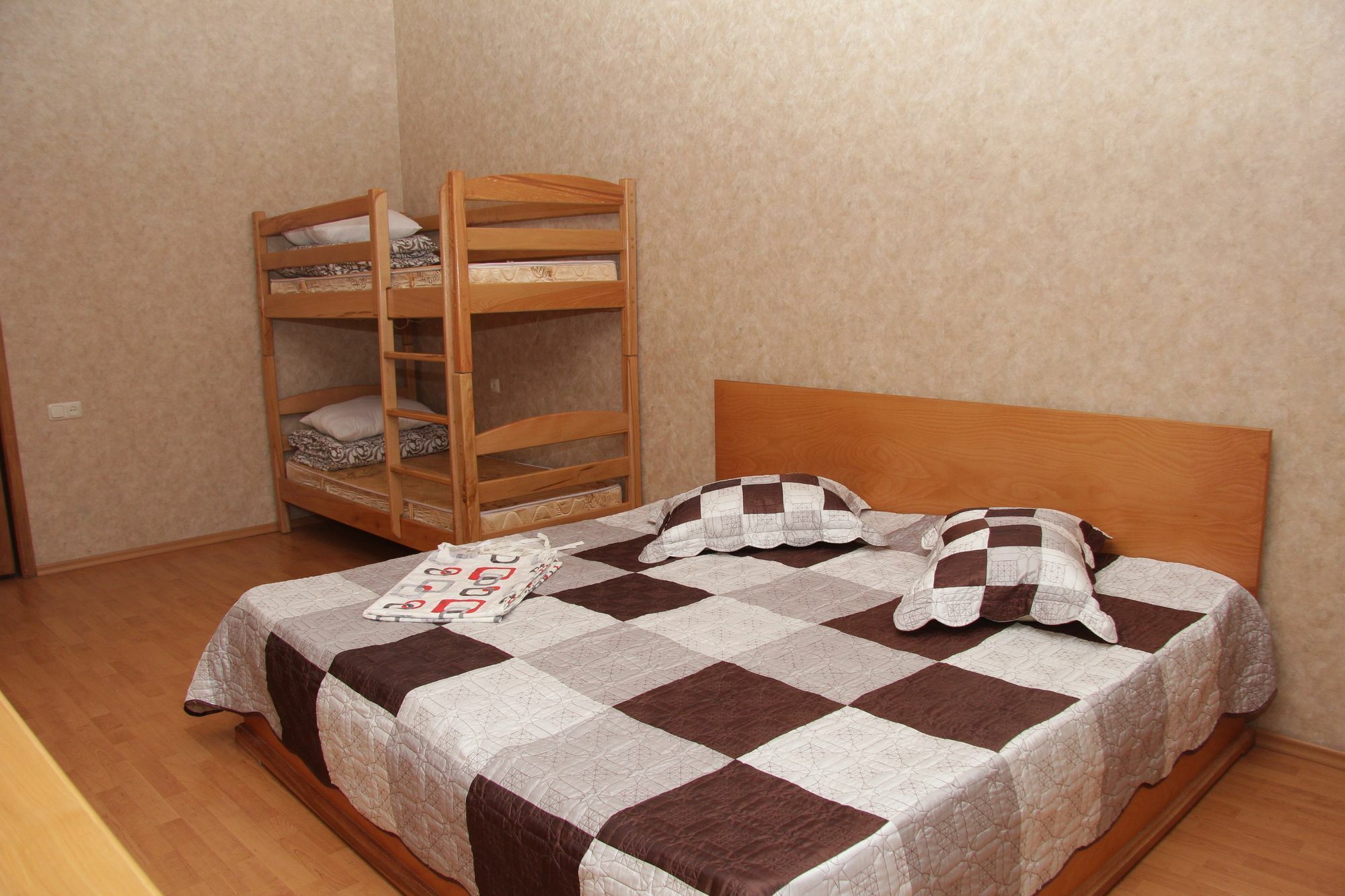 Rafael Hostel Ереван Экстерьер фото